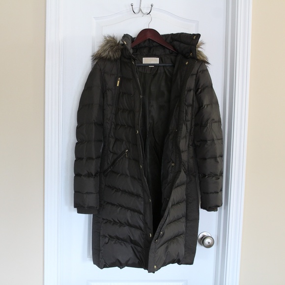 [SOLD] Michael Kors Hooded Puffer Coat - Picture 4 of 7